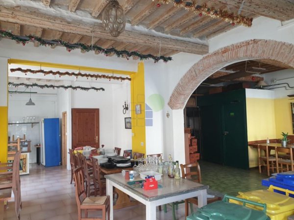 negozio in affitto a Livorno in zona Ardenza