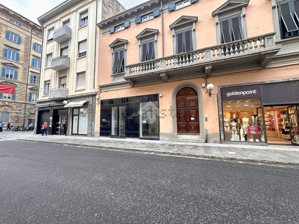 locale commerciale in affitto a Livorno