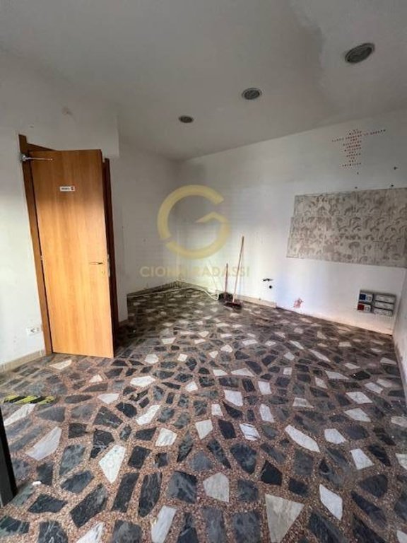 locale commerciale in affitto a Livorno