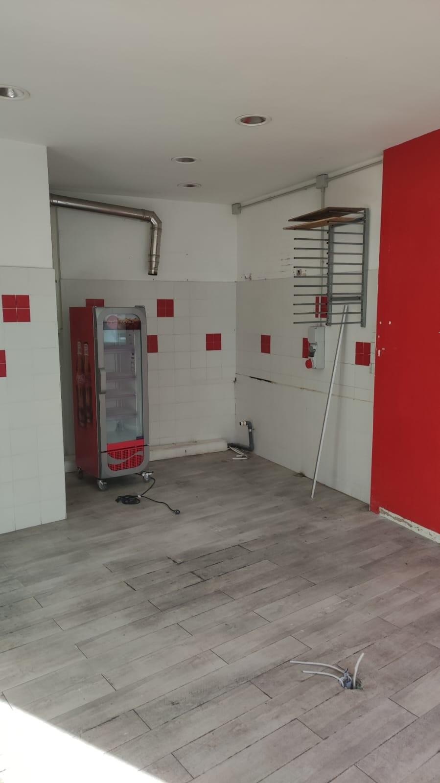 locale commerciale in affitto a Livorno in zona Ardenza