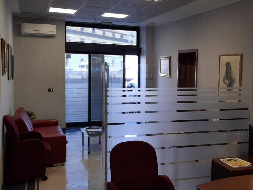 negozio in affitto a Livorno