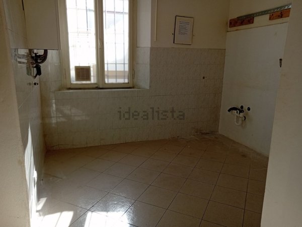 locale commerciale in affitto a Livorno