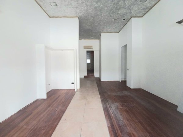 locale commerciale in affitto a Livorno