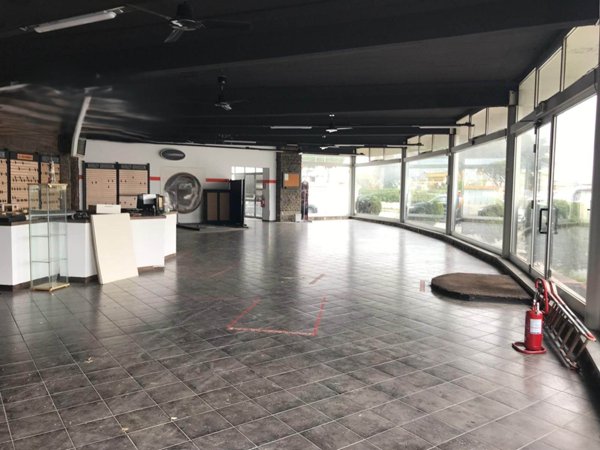 negozio in affitto a Livorno