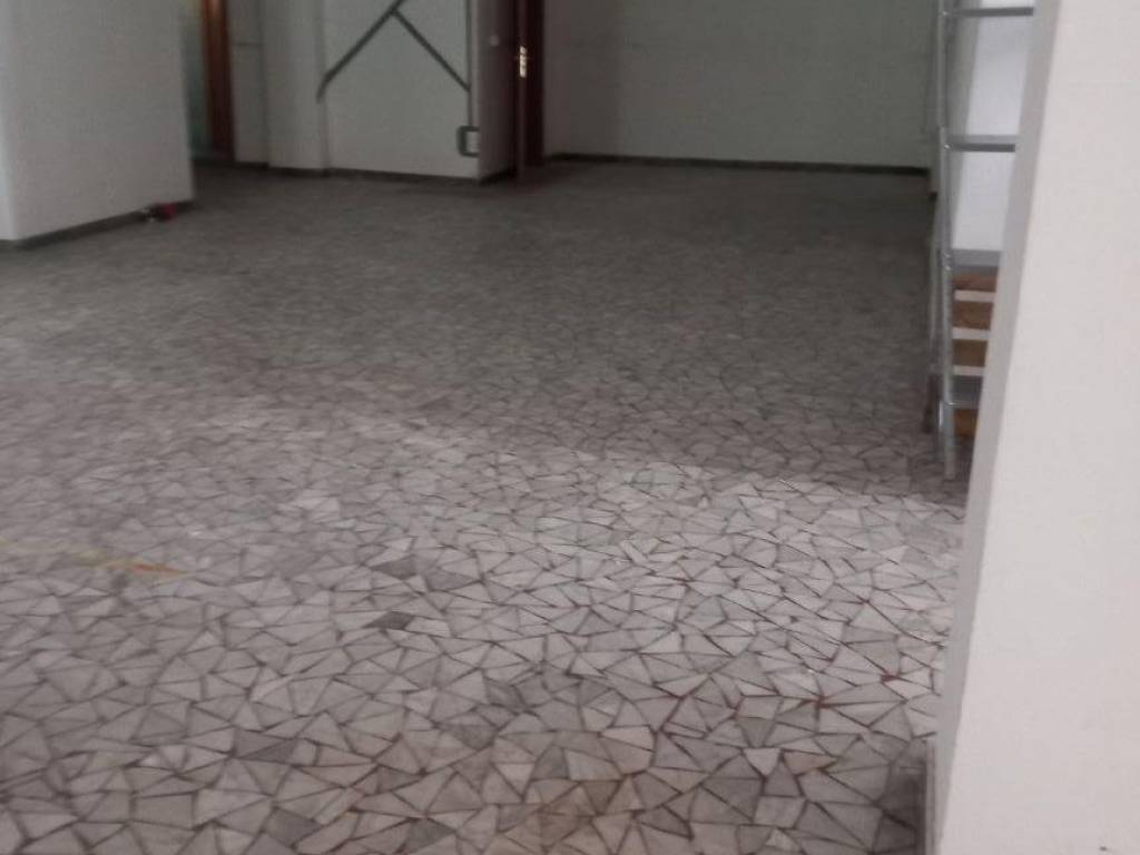 negozio in affitto a Livorno in zona Centro Città
