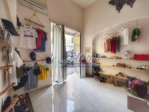 negozio in affitto a Livorno in zona Centro Città