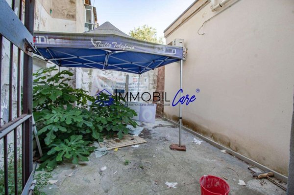 locale commerciale in affitto a Livorno