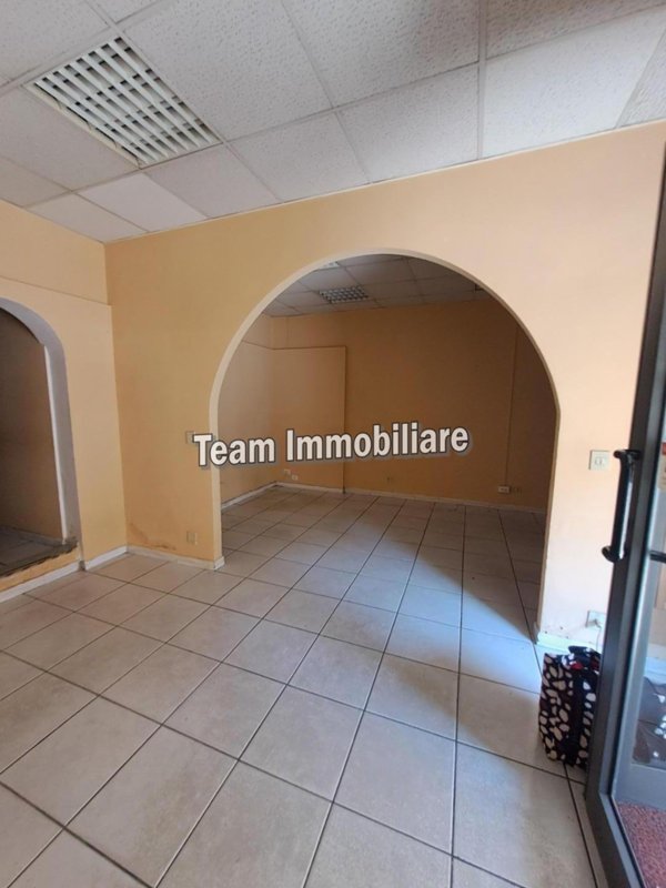 locale commerciale in affitto a Livorno in zona Centro Città