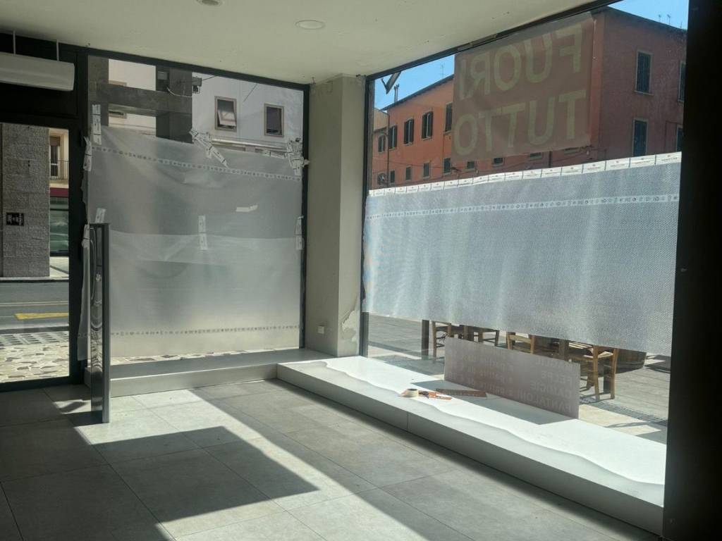 negozio in affitto a Livorno in zona Centro Città