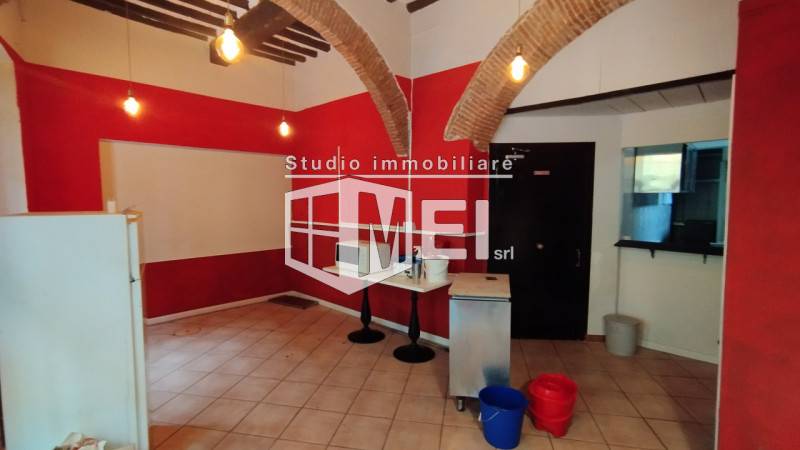negozio in affitto a Livorno in zona Centro Città