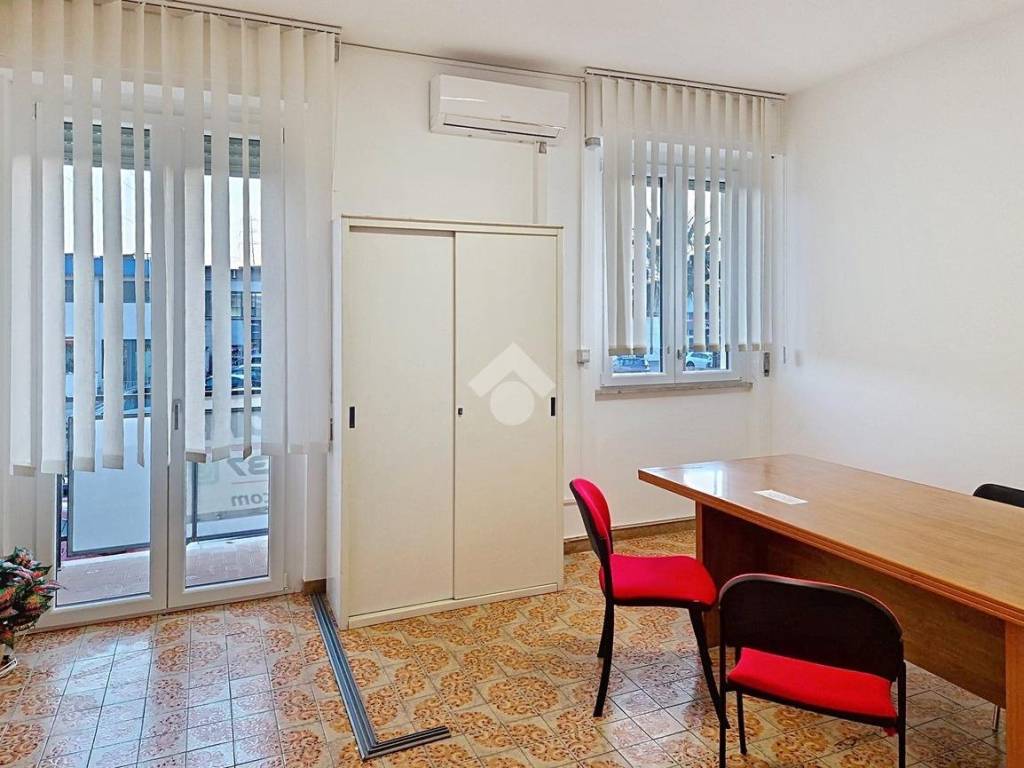 ufficio in affitto a Livorno in zona Pian di Rota