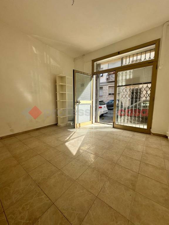 negozio in affitto a Livorno
