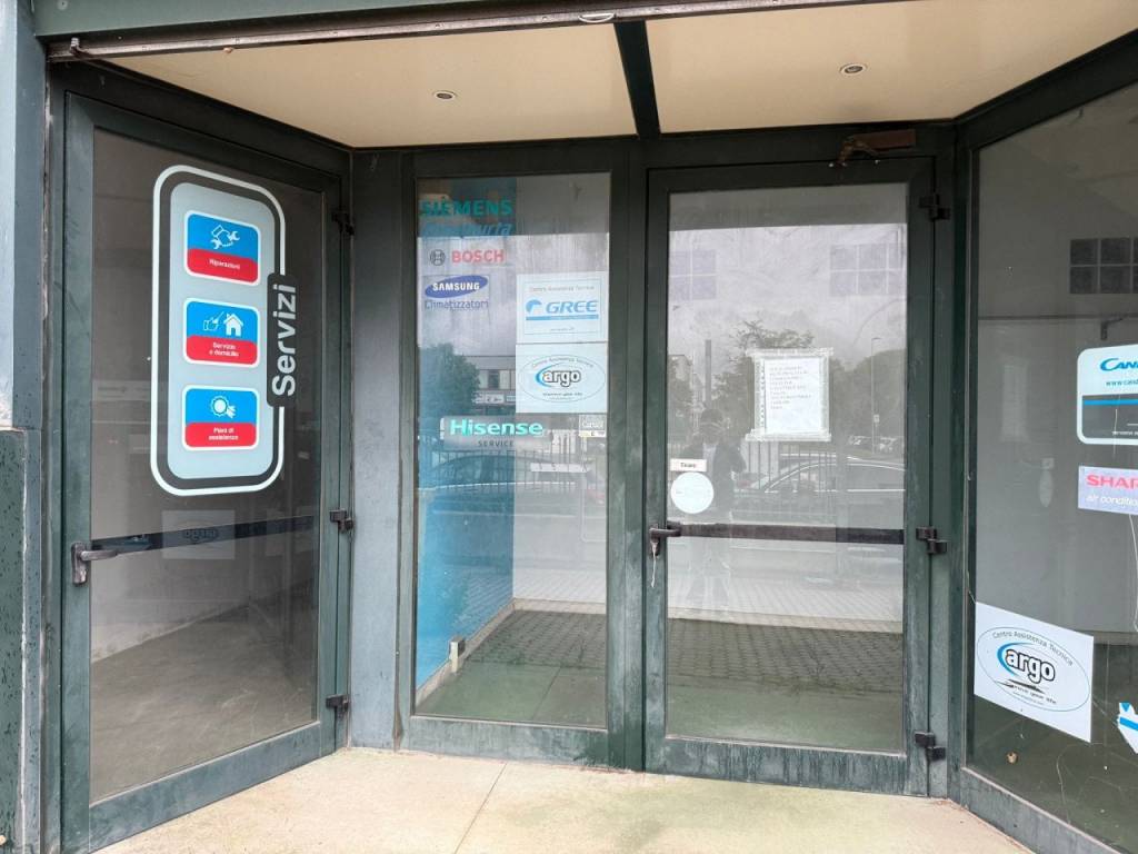 negozio in affitto a Livorno