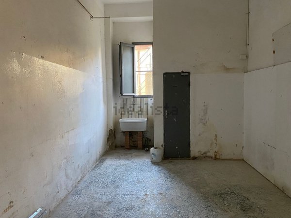 negozio in affitto a Livorno