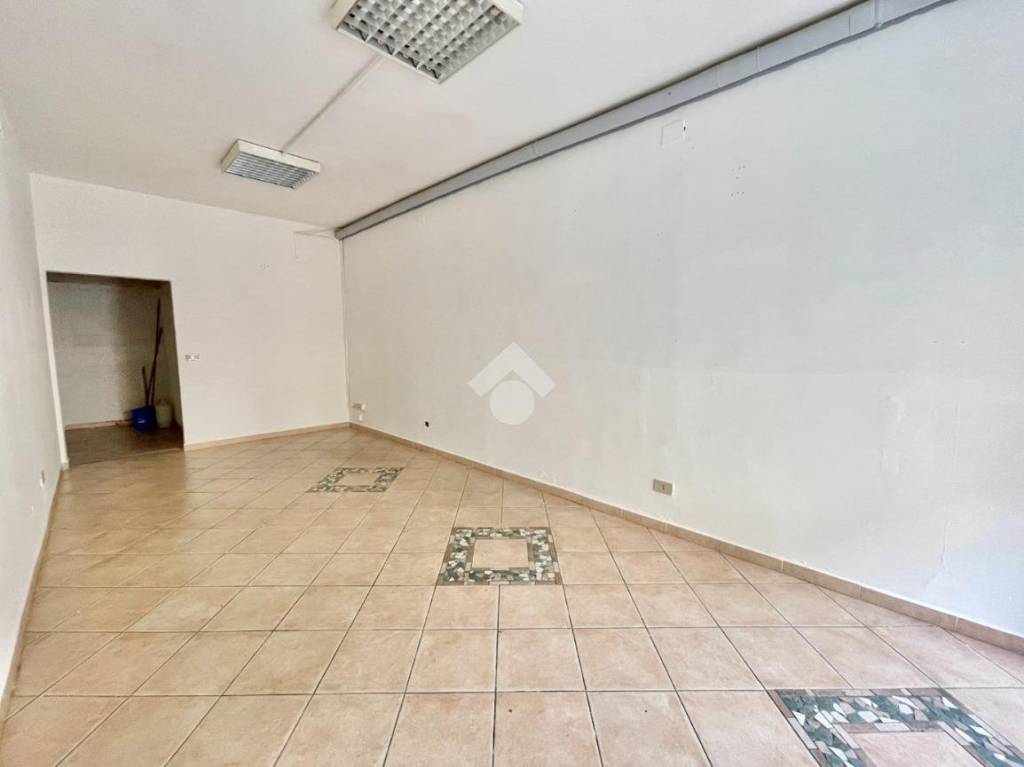 negozio in affitto a Livorno in zona Centro Città