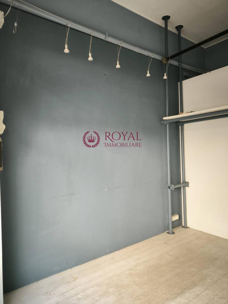locale commerciale in affitto a Livorno