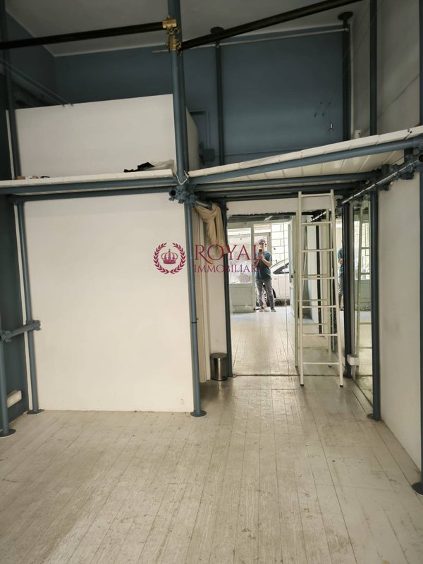 locale commerciale in affitto a Livorno