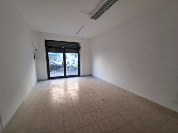 negozio in affitto a Livorno