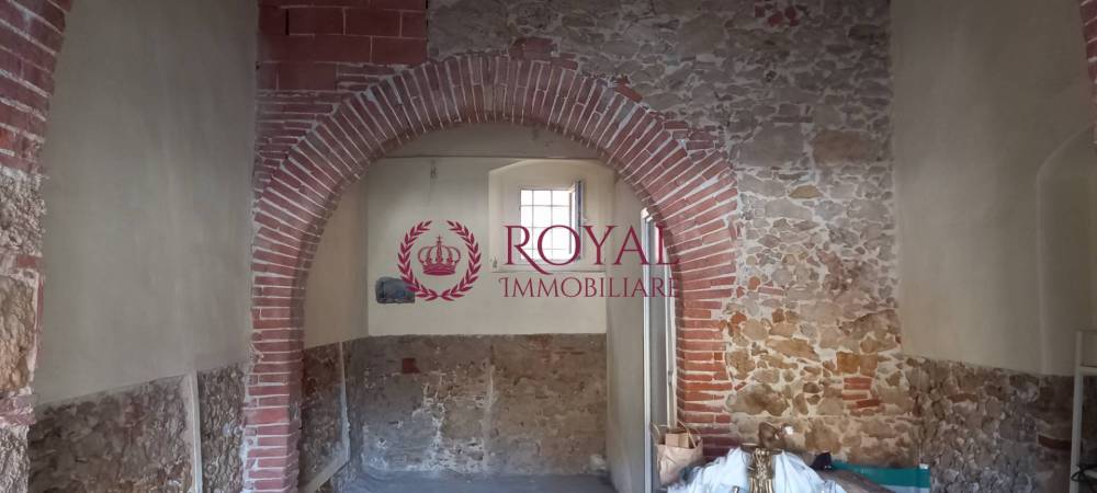 locale commerciale in affitto a Livorno