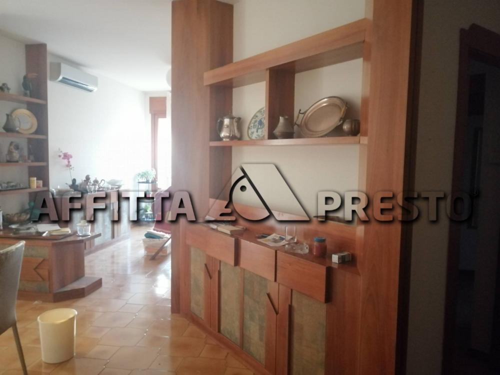 appartamento in affitto a Livorno in zona Lungomare