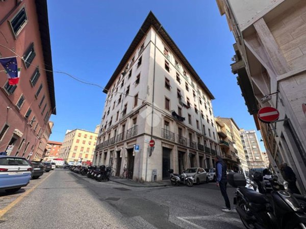negozio in affitto a Livorno in zona Centro Città