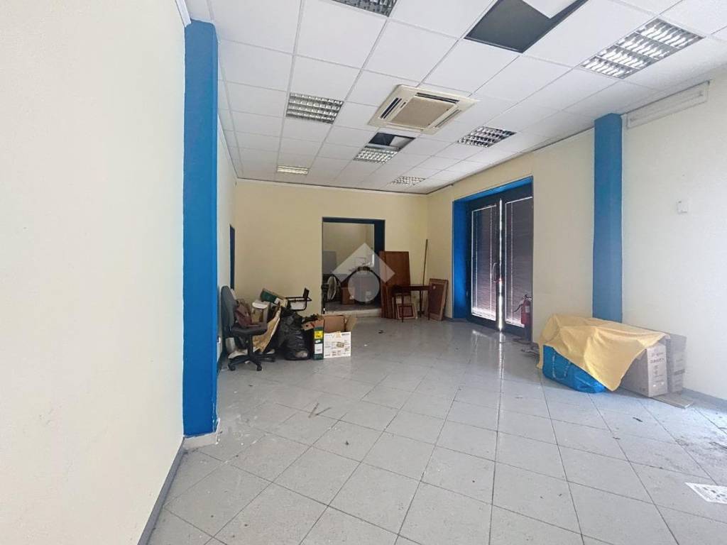 negozio in affitto a Livorno in zona Centro Città