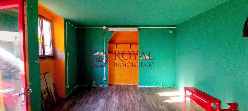 locale commerciale in affitto a Livorno