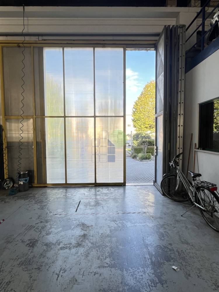 capannone in affitto a Livorno