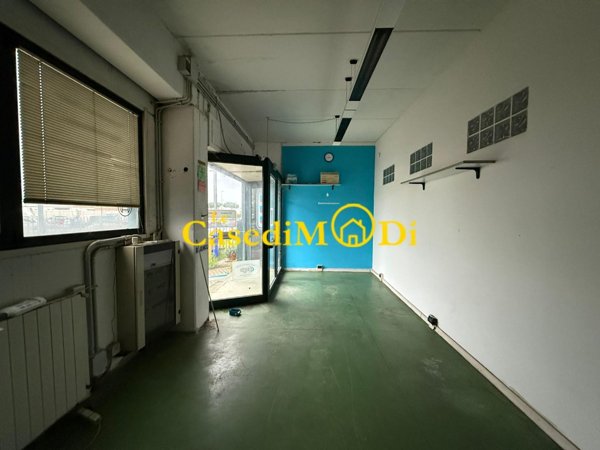 capannone in affitto a Livorno