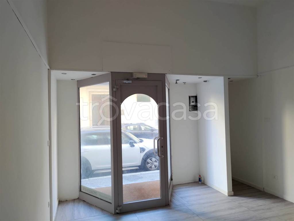 negozio in affitto a Livorno