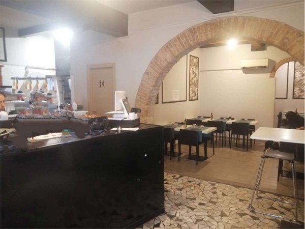 negozio in affitto a Livorno
