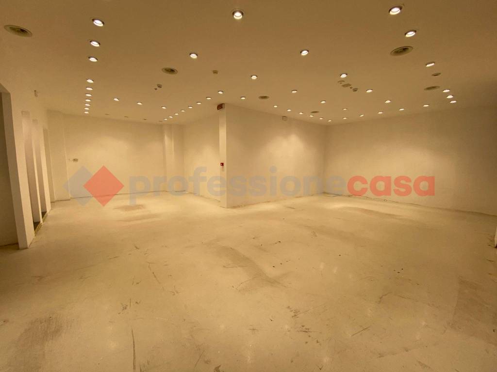 negozio in affitto a Livorno