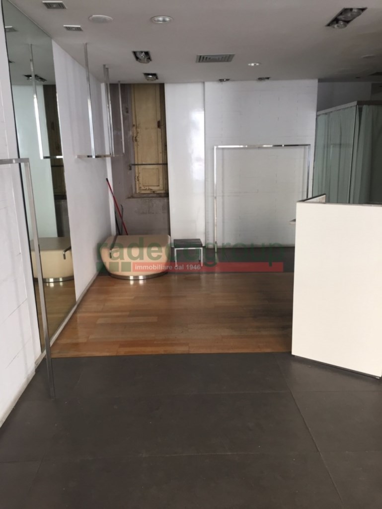 locale commerciale in affitto a Livorno in zona Centro Città