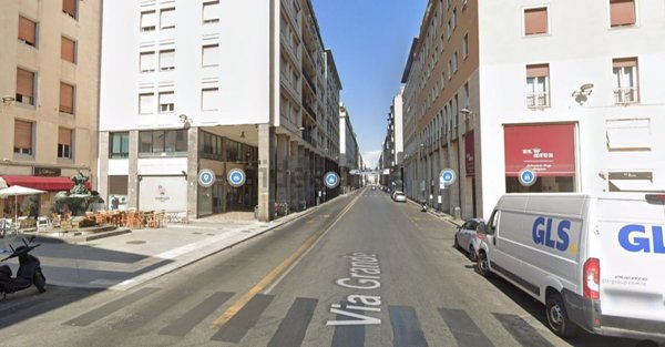 negozio in affitto a Livorno in zona Centro Città