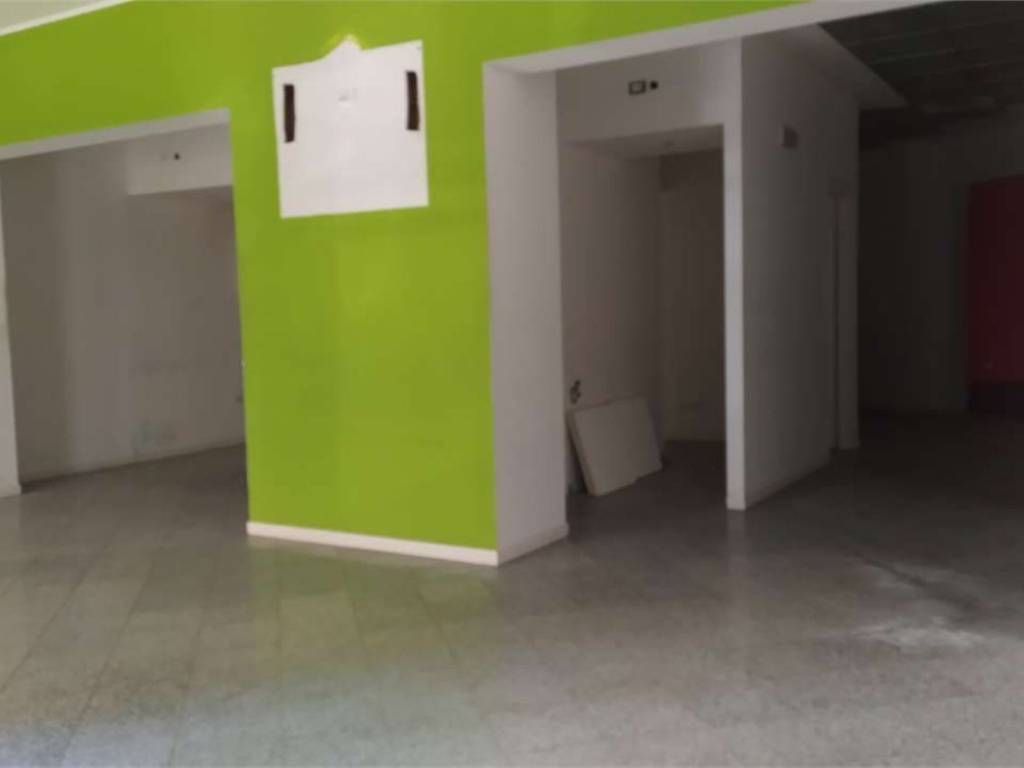 negozio in affitto a Livorno