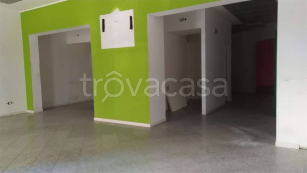 negozio in affitto a Livorno