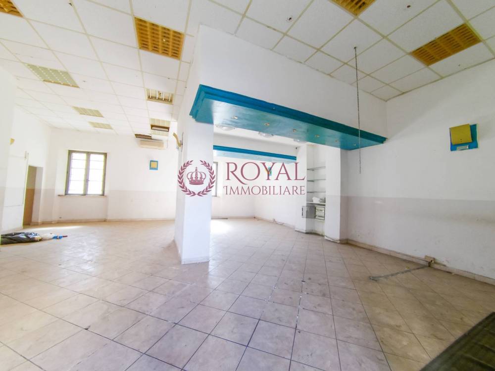 locale commerciale in affitto a Livorno in zona Centro Città