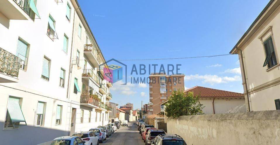 negozio in affitto a Livorno