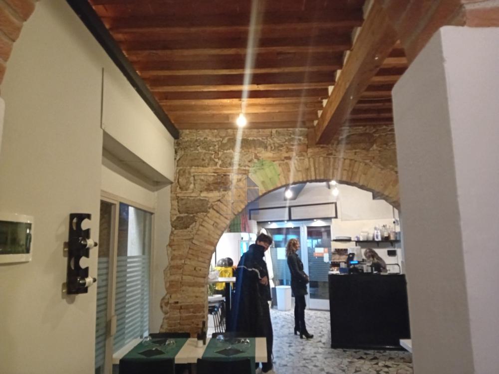 negozio in affitto a Livorno