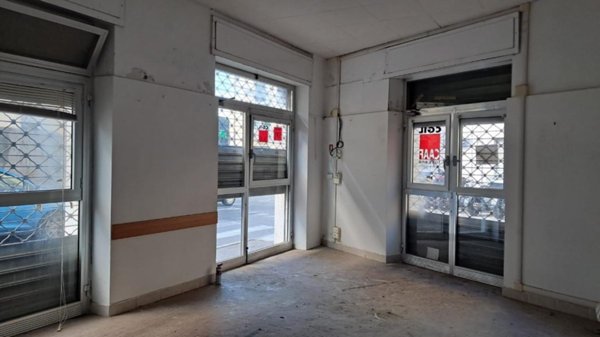 locale commerciale in affitto a Livorno