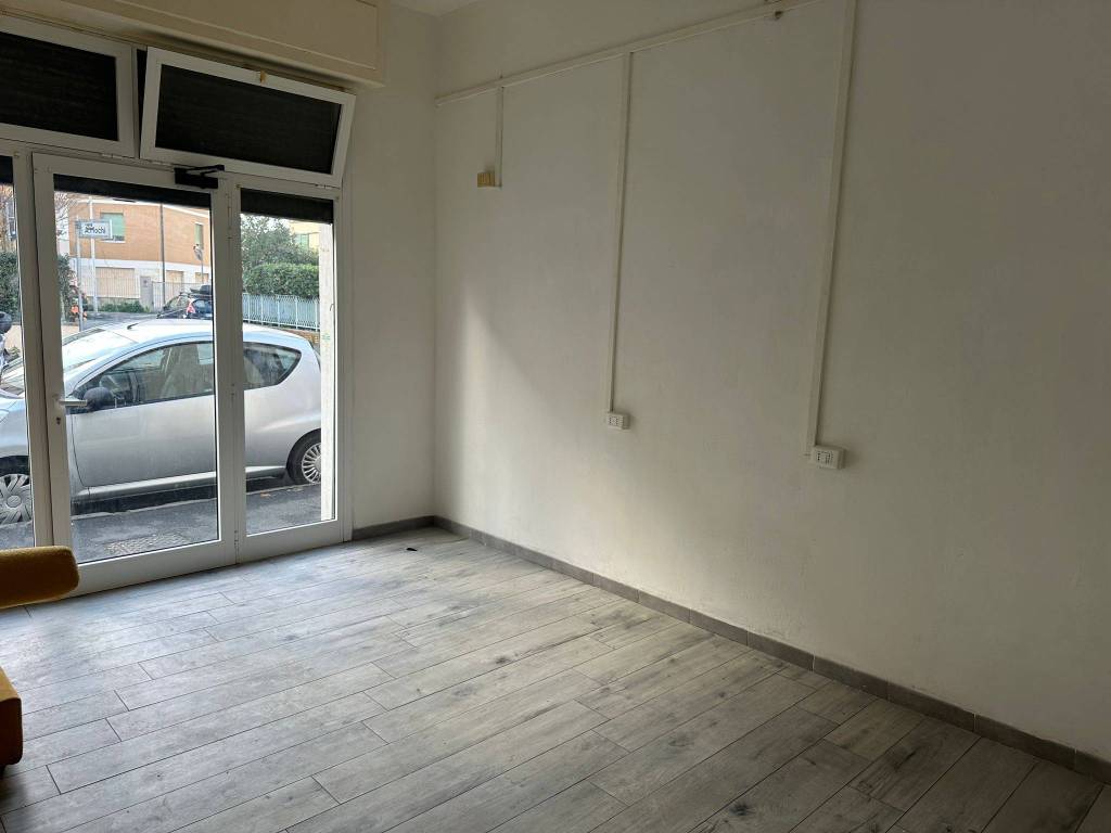 negozio in affitto a Livorno