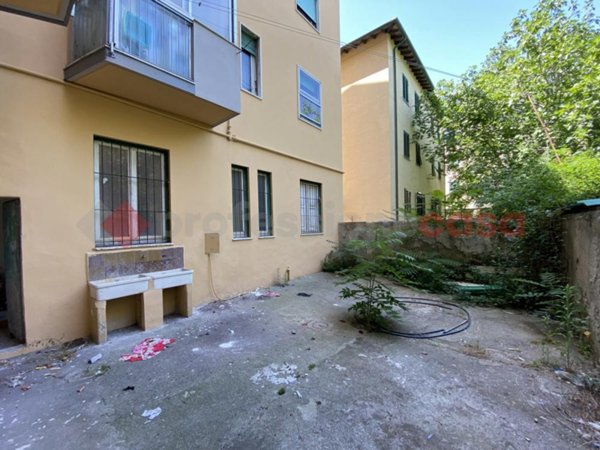 negozio in affitto a Livorno