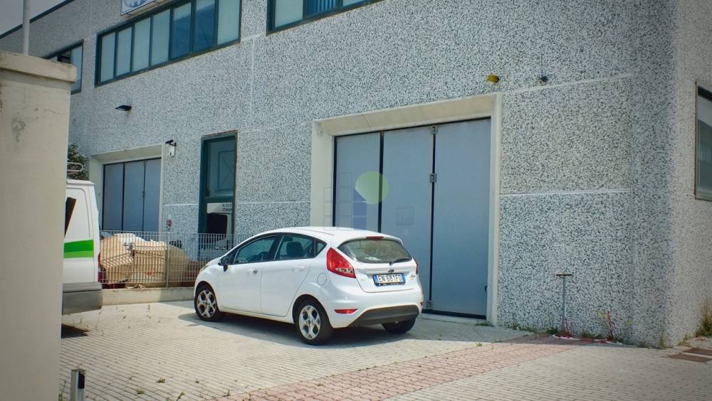 capannone in affitto a Livorno