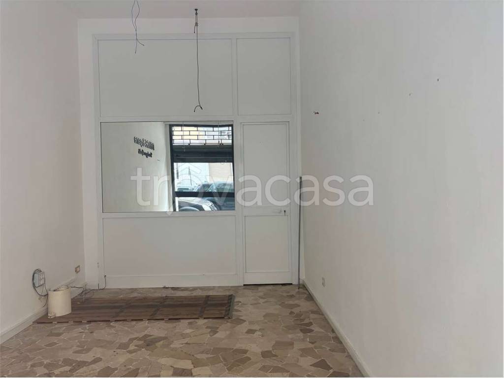 negozio in affitto a Livorno in zona Centro Città