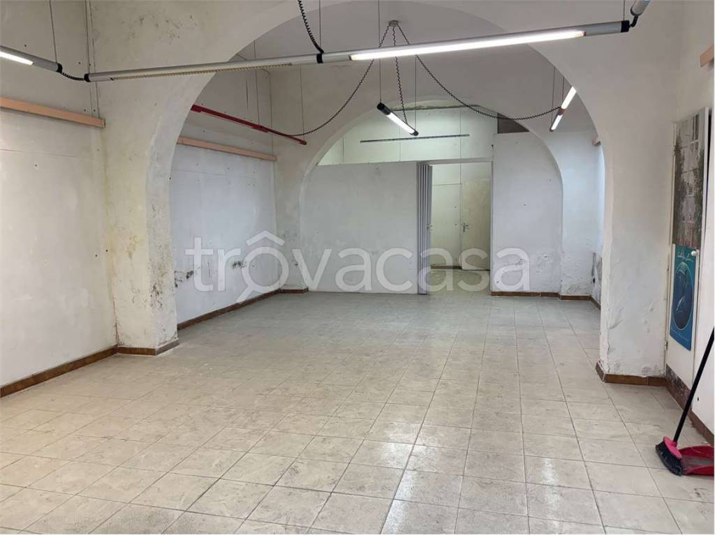 negozio in affitto a Livorno in zona Centro Città