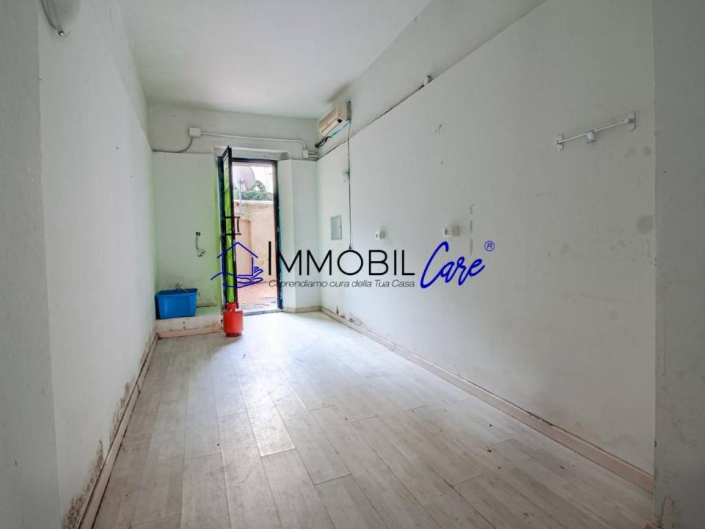 locale commerciale in affitto a Livorno