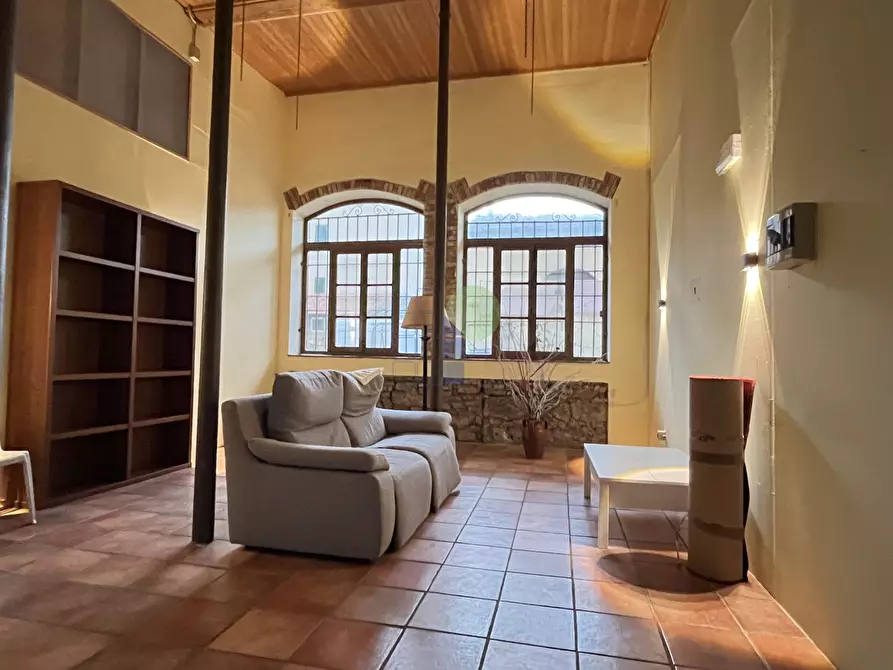 locale di sgombero in affitto a Livorno