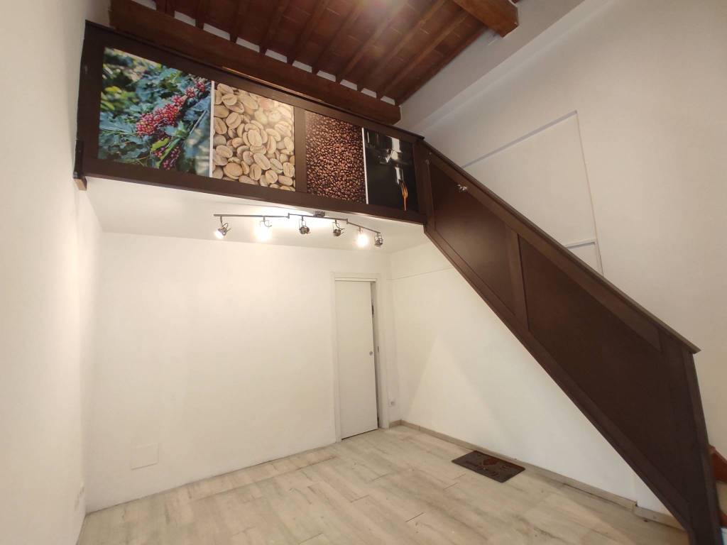 locale commerciale in affitto a Livorno in zona Centro Città