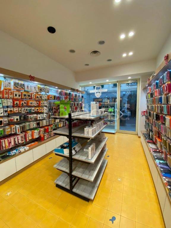 negozio in affitto a Livorno