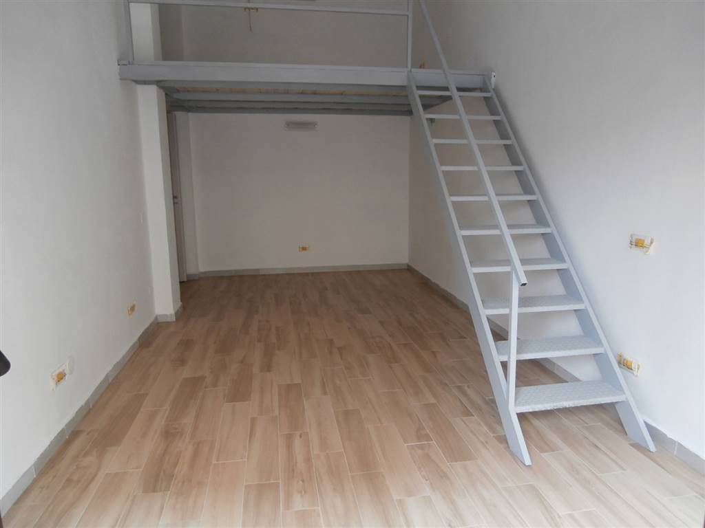 negozio in affitto a Livorno